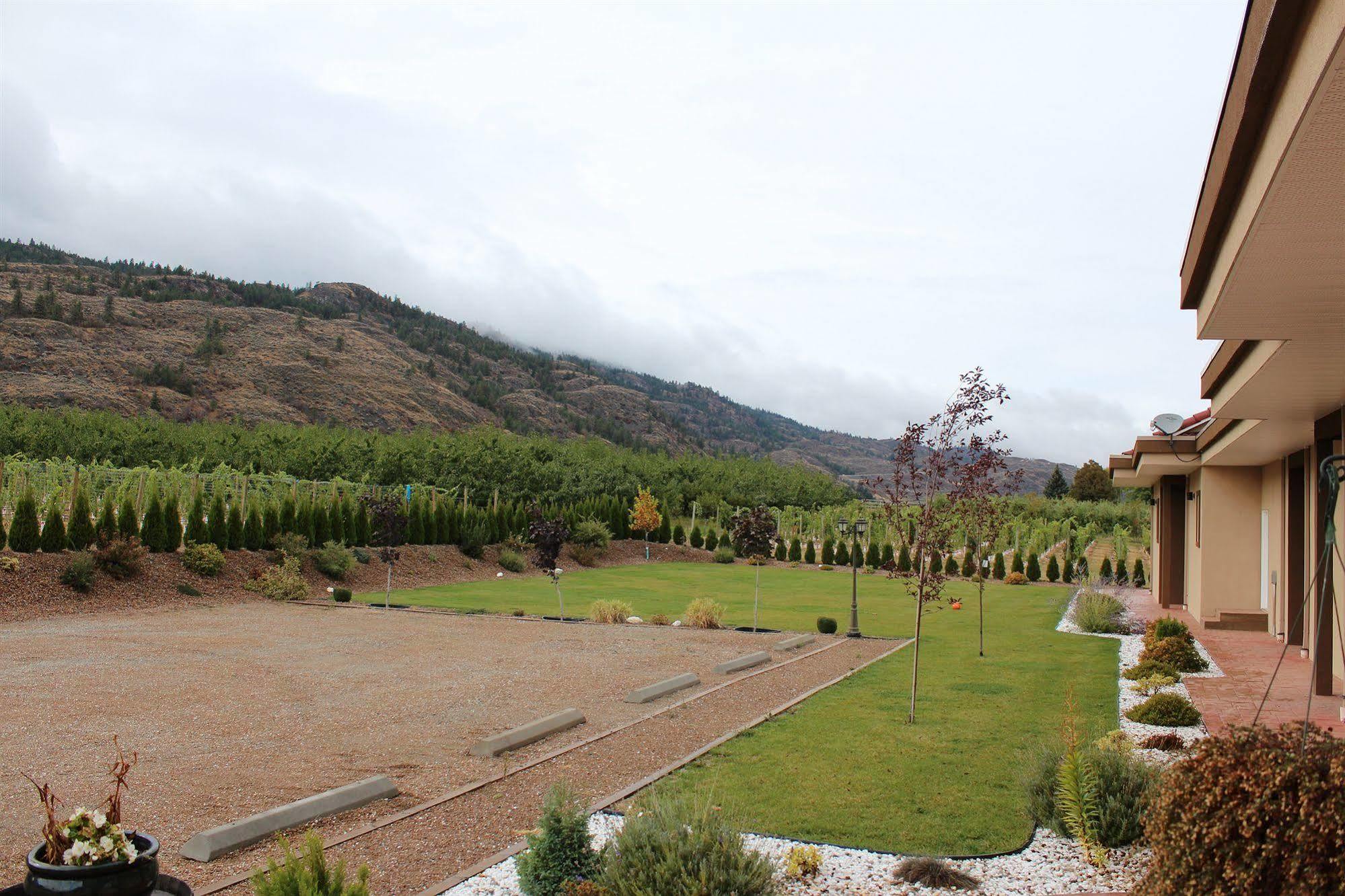 Guest house Shiraz Osoyoos
