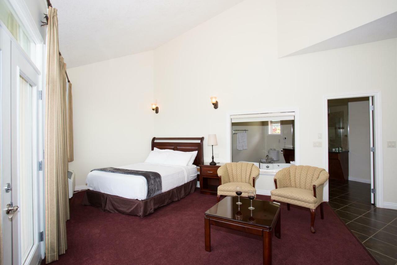 Shiraz Guest house Osoyoos